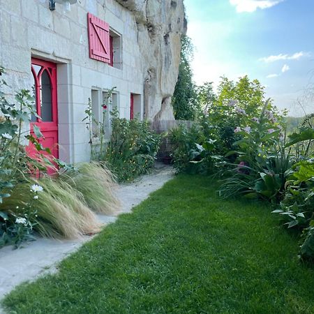 Gite Des Perreyeurs - Maison Troglodyte Avec Vue Sur Loire Монтзоро Экстерьер фото