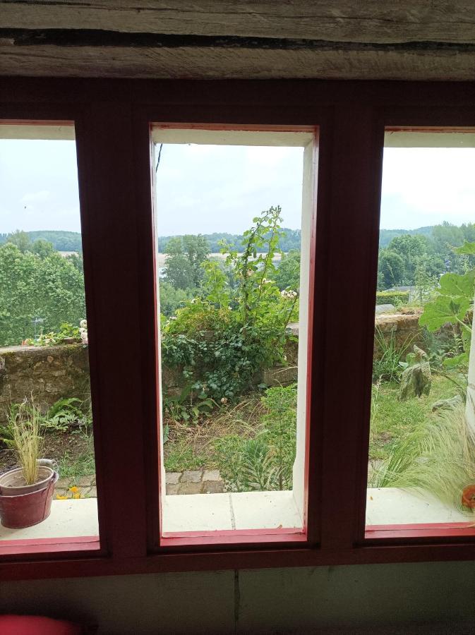 Gite Des Perreyeurs - Maison Troglodyte Avec Vue Sur Loire Монтзоро Экстерьер фото